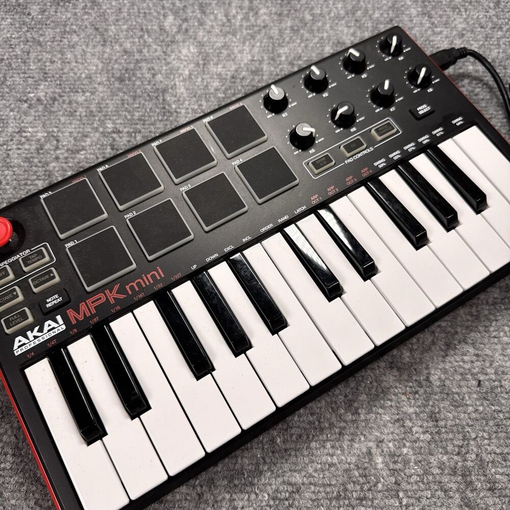 Akai mpk Mini 25 Key usb MIDI Keyboard Controller w/ 8 Drum Pads Tested